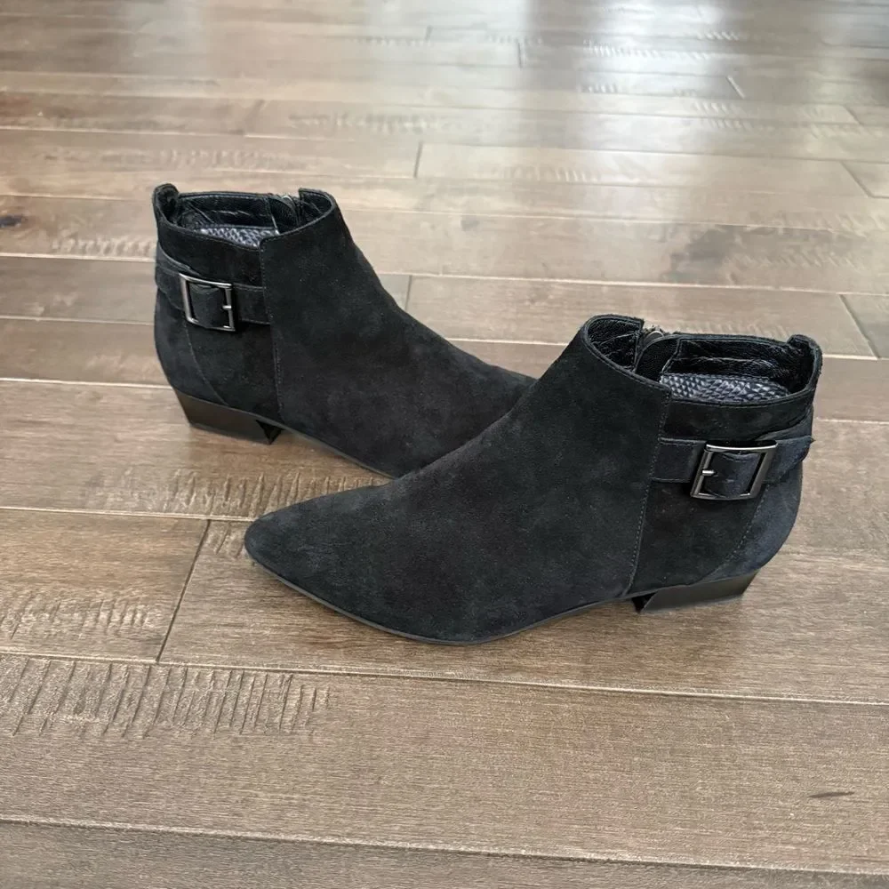 AQUATALIA Fernn Weatherproof Suede Booties Ankle Boots Black Leather 9.5